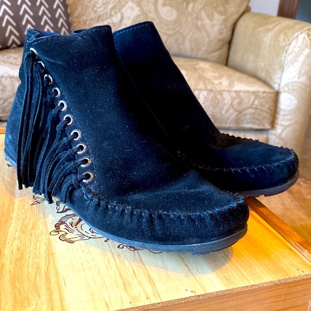 Minnetonka Moccasin's Fringe Side-Zip Boot